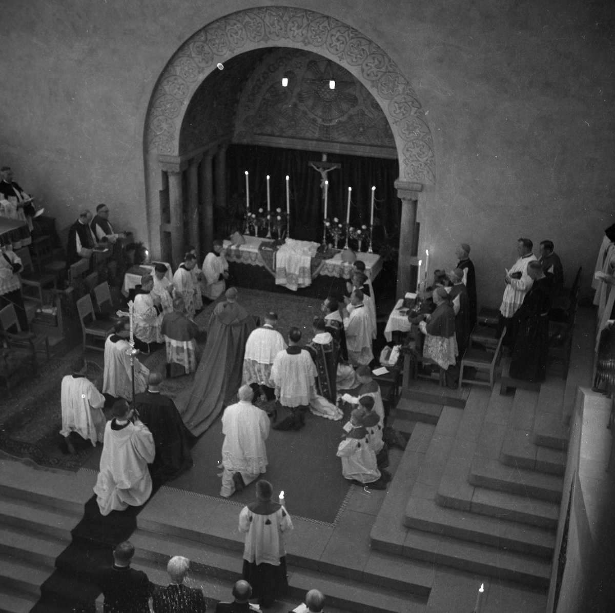 Kirkejubileet 1953. Katolsk gudstjeneste i Norges Tekniske Høyskoles aula