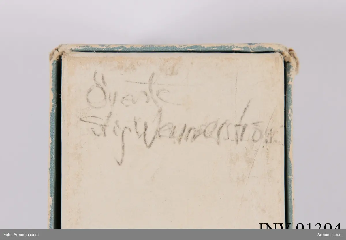 Kamerastativ till Minox B
Stativhuvud
Förpackning