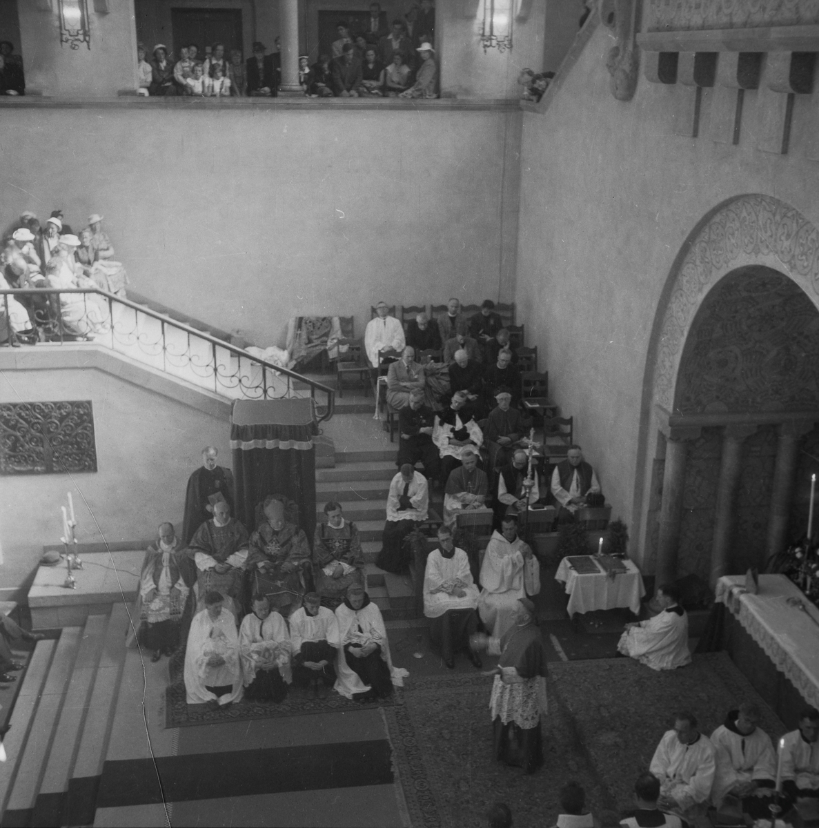 Kirkejubileet 1953. Katolsk gudstjeneste i Norges Tekniske Høyskoles aula