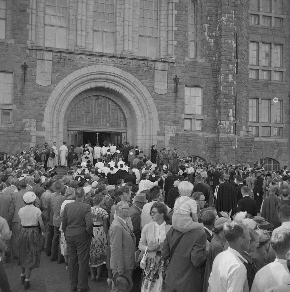 Kirkejubileet 1953. Katolsk gudstjeneste i Norges Tekniske Høyskoles aula