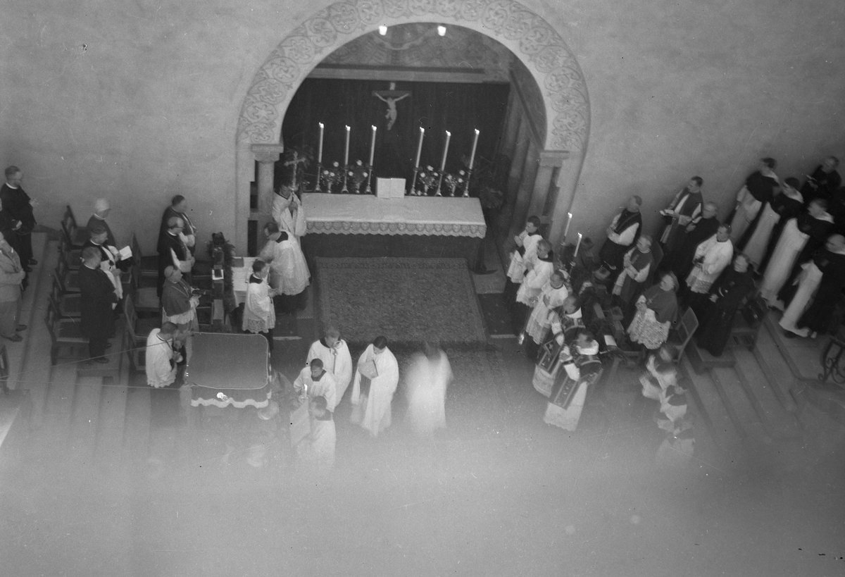 Kirkejubileet 1953. Katolsk gudstjeneste i Norges Tekniske Høyskoles aula