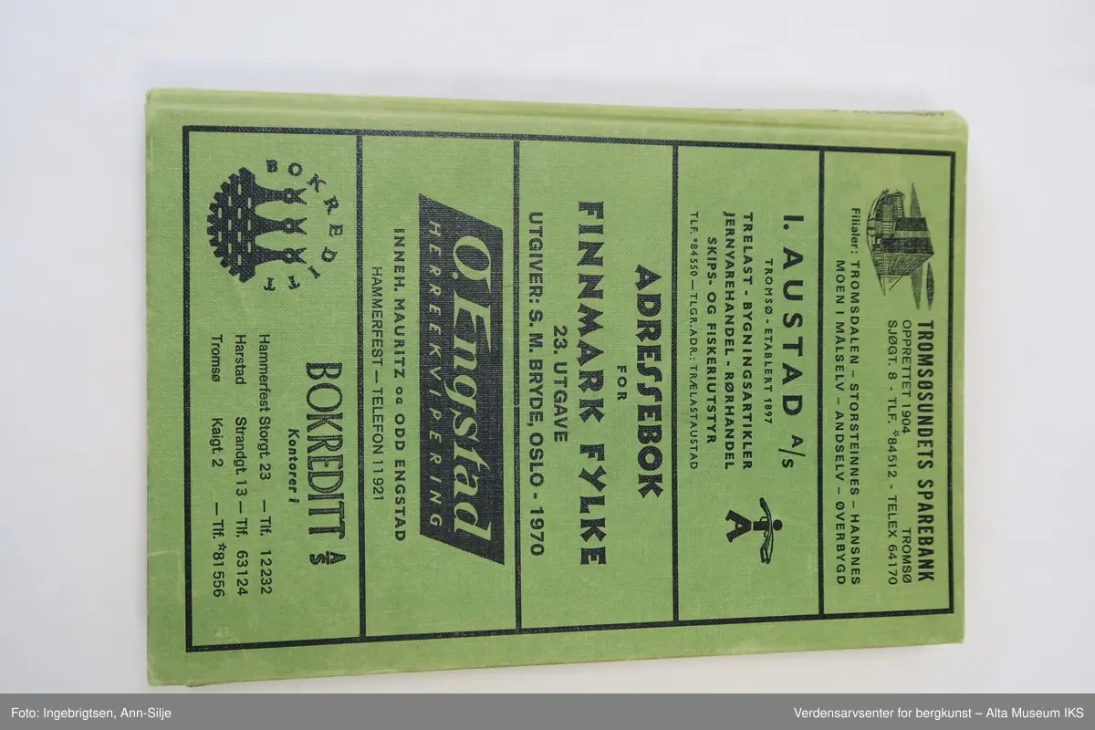 Innbundet bok som inneholder adresser og skatteligninger fra innbyggerne i Finnmark i 1970. Permen og på ulike sider i boka er det reklame for ulike bedrifter i Finnmark.