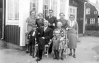 Familjen Klasson, Torpomad.
1. Yngve Klasson
2. Fru Klasson
3.
4. Dolly Klasson
5. Nisse Klasson
6. Signe Klasson
7. Dagny Klasson
8. Janhart
9. Sven Klasson