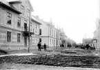 Karin Bäckström f. 1880 drev fotoateljé på Vasagatan 5 i Töreboda. Hon tog över den av sin far Thure Bäckström, som hade etablerat firman 1886, och hon drev den mellan 1896 -1916.
Karin Bäckström gifte sig år 1917 med John Knape.