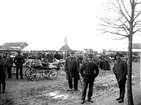 Karin Bäckström f. 1880 drev fotoateljé på Vasagatan 5 i Töreboda. Hon tog över den av sin far Thure Bäckström, som hade etablerat firman 1886, och hon drev den mellan 1896 -1916.
Karin Bäckström gifte sig år 1917 med John Knape.