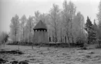 Skaga medeltida stavkyrka, riven 1825, var en känd offerkyrka; en rekonstruktion uppfördes 1957-58 efter Erik Lundbergs ritningar.
Information hämtad i NE:http://www.ne.se/jsp/search/article.jsp?i_art_id=33552