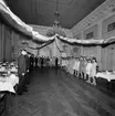 Skara läroverk.
Vårbal på Stadshotellet 1967.
Uppställning för polonäs.