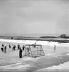 Skara. 
Bandy, Skaraberg, Skara SI mot Vara SK 25/2 1951.