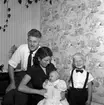 Skara. Familjen Birgit och Gösta Holmström, barndop 7/10 1957.