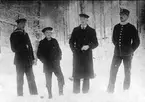 Forsvik år 1914. Fyra söner till lotsen Alexander Ericsson. Från vänster Herbert, Knut, Henrik och Carl.