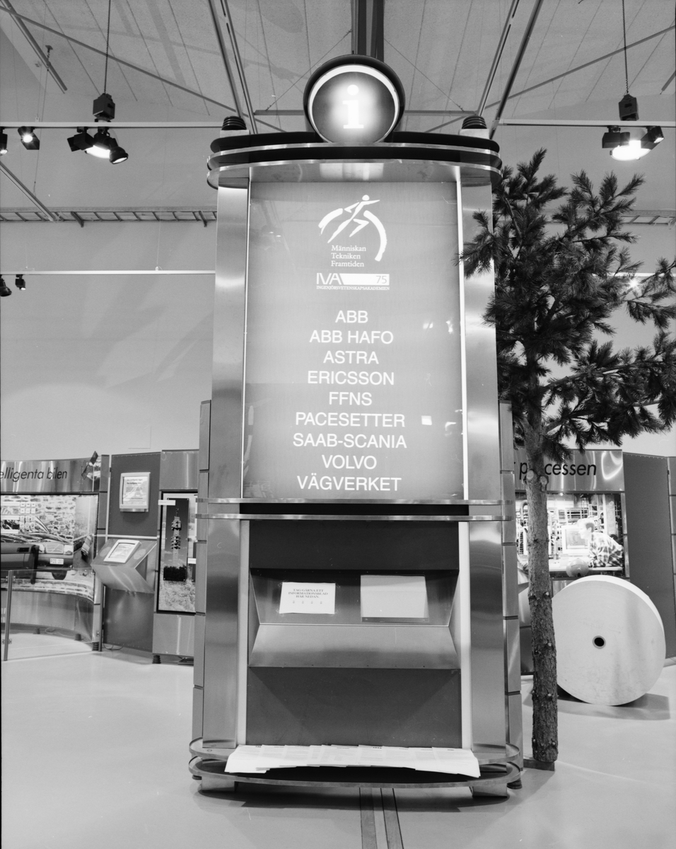 I samband med att Ingenjörsvetenskapsakademie (IVA) anordnade en IT-festival den 21 oktober 1994, öppnades en utställning på Tekniska Museet under titeln "Industriell systemteknik". Här visar nio av Sveriges frontföretag var de står inom informationsteknologi.