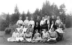 Ryda Syförening 1915.
Övre raden fr.v:
1. Maria Fahlgren
2. Anna Fahlgren
3. Hilda Andersson
4. Olga på Hagen
5. Äkra-Karlas ?
6. Hanna Pettersson
7. Hanna Larsson
8. Hilda Bäckman
9. Matilda Svensson
Mellanraden:
1. Hanna Larsson
2. Stökes
3. Rut Johansson
4. Johanna Pettersson
5. Nanna Berger
6. Anna Bergendahl
7. Amanda Tengelin
Nedre raden:
1. Anna Ryman
2. Ester Leverin
3. Greta Thorén
4. Rut Fogel
5. Signe Gustafsson
6. Ester Nilsson
