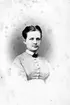 Hilda Johanna Mattson, handlare.

Carolina von Knorring, 1841-1925, fotograf med egen ateljé på Regeringsgatan 59 i Stockholm 1864-1871. Deltog i Industriutställningen i Stockholm 1866. Var en av de första kvinnorna i fotobranschen.