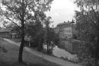 Stadsbild vid kanal