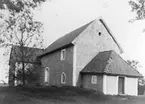 Eriksbergs gamla kyrka från nordväst.
Kyrkan byggd omkring 1190.