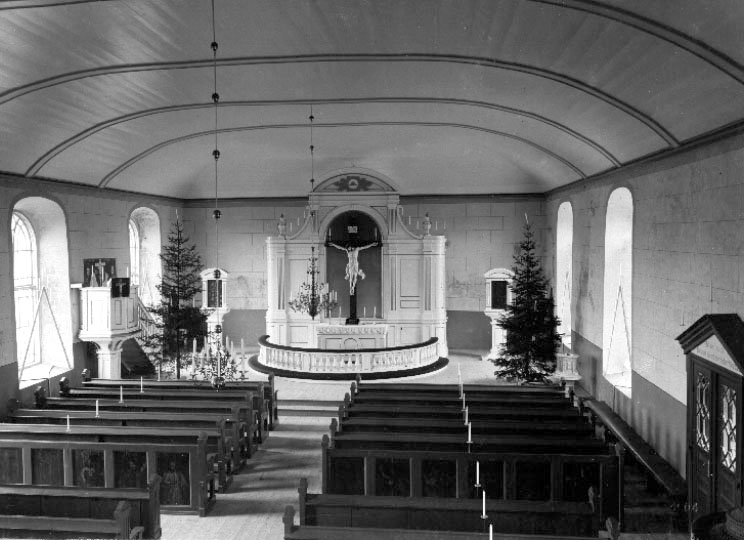 Örslösa socken. 
Örslösa  kyrka, interiör mot koret.