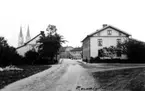 Charlotte Hermanson, f. 1852, drev fotoateljé på Torggatan 47 i Skara under åren 1885-1916. Filial i Lundsbrunn.