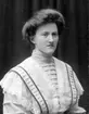 Charlotte Hermanson. Skara.
Rikstelefon. Filial: Lundsbrunn.
Plåten förvaras.

Charlotte Hermanson, f. 1852, drev fotoateljé på Torggatan 47 i Skara under åren 1885-1916. Filial i Lundsbrunn.