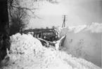 Heljesgården, Bolum.   
Snöröjning, Bolum 21/3 1951.