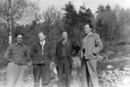 Heljesgården, Bolum1950-talet.
Från vänster:
Lars Eriksson, Heljesgården.
Lennart Larsson, Bessgården, Bolum.
Hilbert Johansson, Nord-Bredegården, Bolum.
Lennart Karlsson, Nord-Bredegården, Bolum.