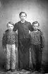 fr.v. Gustaf, Ernst Maths Sjöstedt, Hjo (Skara)