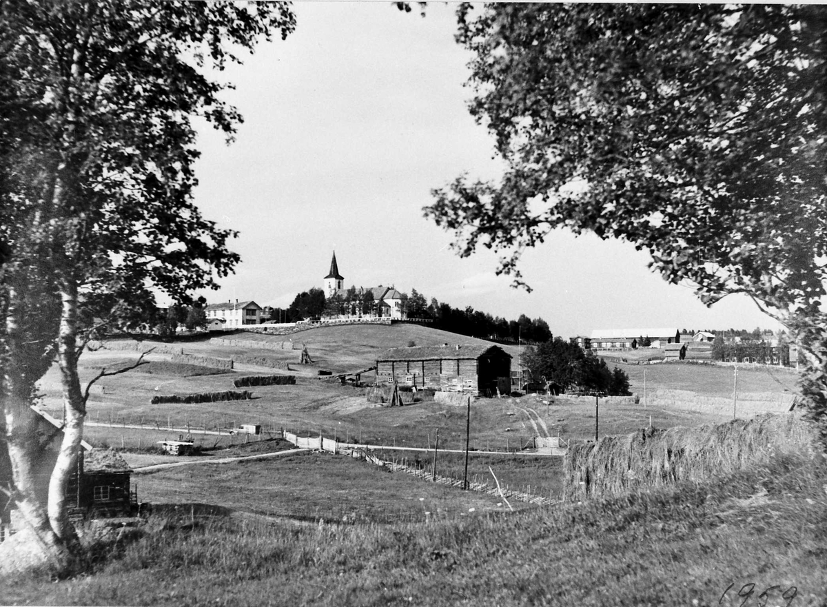 Kirke, gårdsbruk. 