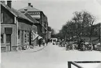 Vallgatan 1902. Till vänster kvarteret Fältskären.