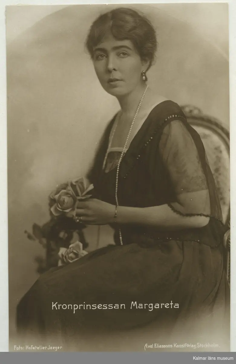 VY0011.
Kronprinsessan Margareta.
Foto: Hofatelier Jaeger.
1920?