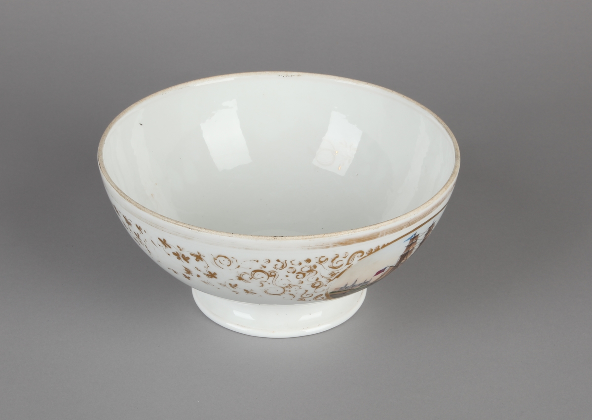 Bolle, i flere farger av en engelsk brigg ved Helsingør slott. Noe avslitt gulldekor.