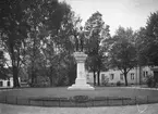 Gävle stad  Väster. Gustaf Wasa-statyn i Kvarnparken.