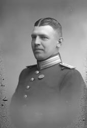 Löjtnant Nils Swedlund, född 1898 i Gävle, död 1965 i Saltsj