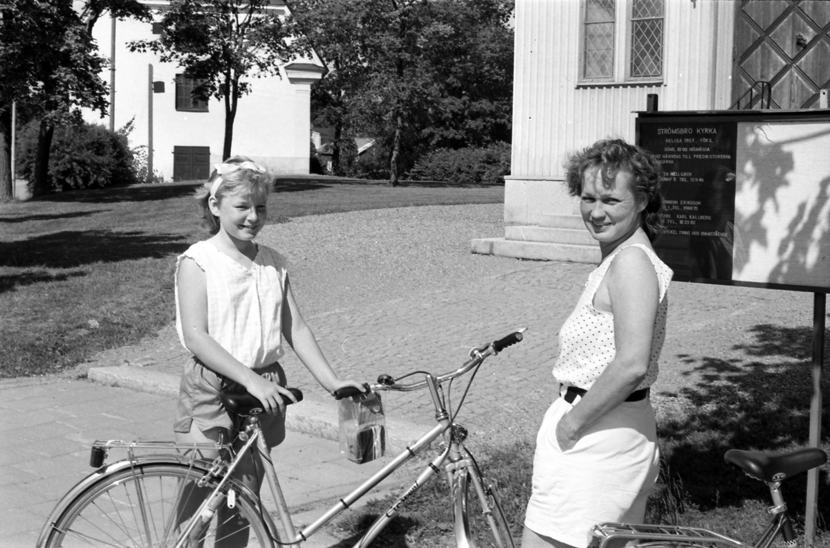 Brudpar "Haspen" Karlsson, Strömsbro kyrka. Juni 1986.