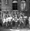 Real i Borgarskolan och Handelsskolan.
Avgångsklasserna i Flickskolan. 1941