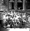 Real i Borgarskolan och Handelsskolan.
Avgångsklasserna i Flickskolan. 1941