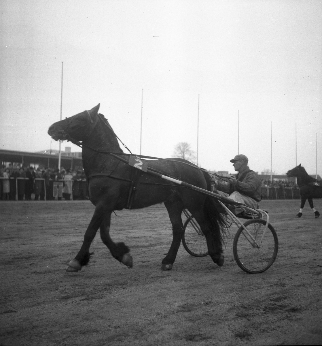 "Bank". Travet den 1/5-1946