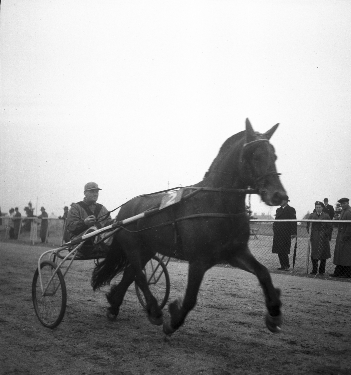 "Bank". Travet den 1/5-1946