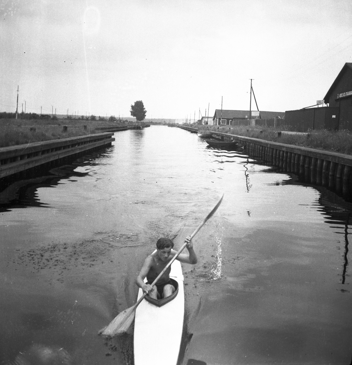 Kanotpaddling. 1943