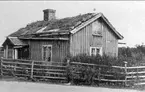 Undenäs, Skagen. Per Oscars stuga i Sandviken. Stugan låg vid Edsån ner mot Unden.