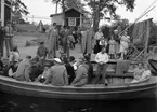 Medlemmar i Upplands fornminnesförening och Naturskyddsföreningen, skärgårdsidyll vid Löfs brygga i Billhamns fiskeläge, Älvkarleby