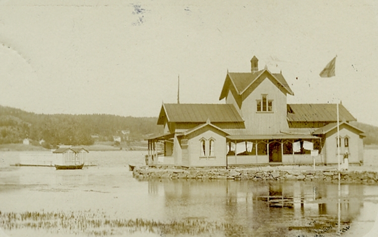 Enligt Bengt Lundins noteringar: "Varmbadhus nr. 4 och Kallbasin".
