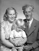 Porträtt av familjen Erik Bidell.