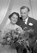 Bröllopsporträtt av Konrad Jansson och May Eriksson, Alleväg 16, Hagaström