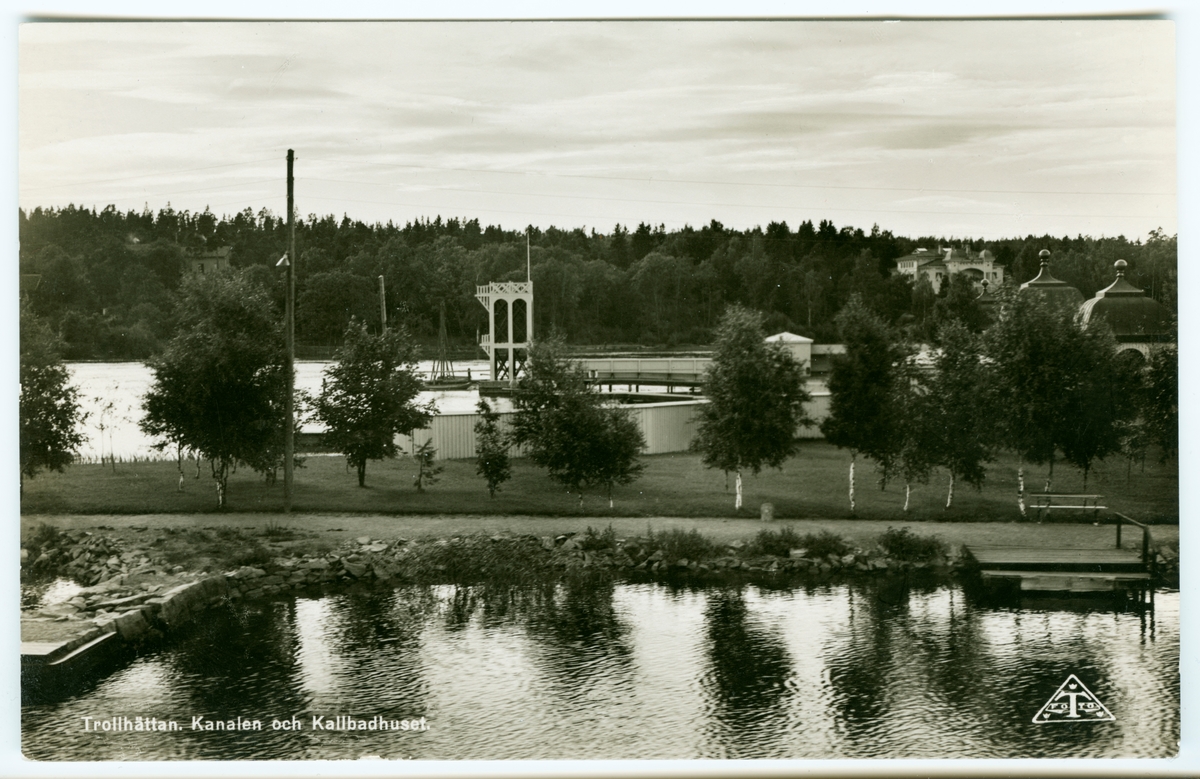 Trollhättan. Kanalen och Kallbadhuset.