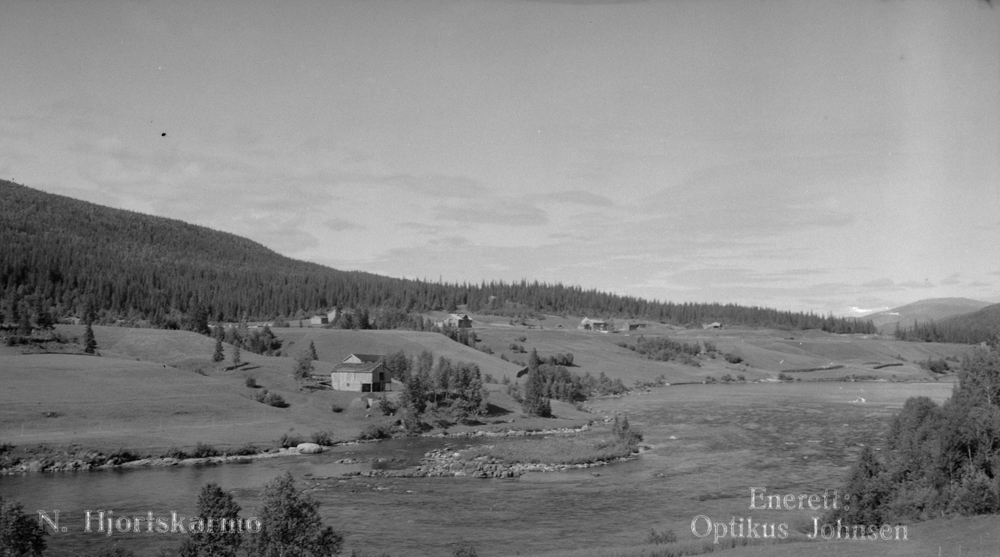 Nedre Hjortskarmo, elva, bebyggelse.