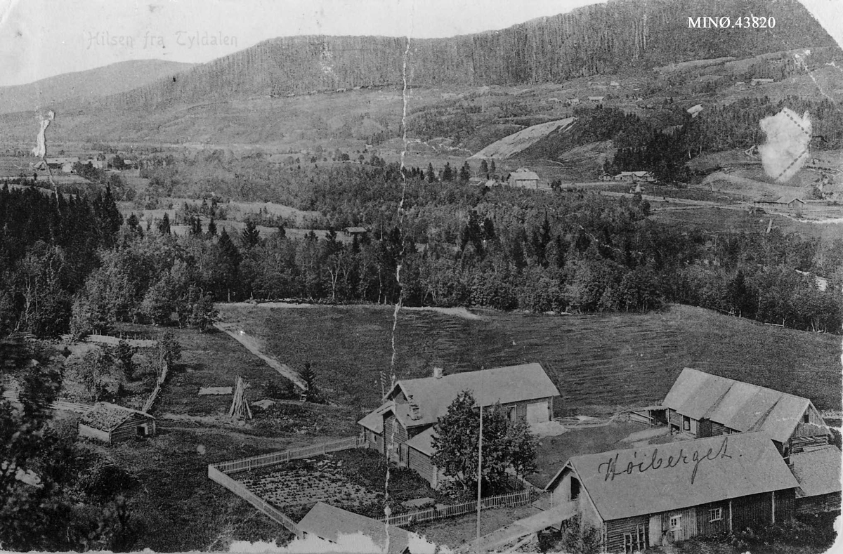 Postkort, gårdsbruk, naturforhold. 