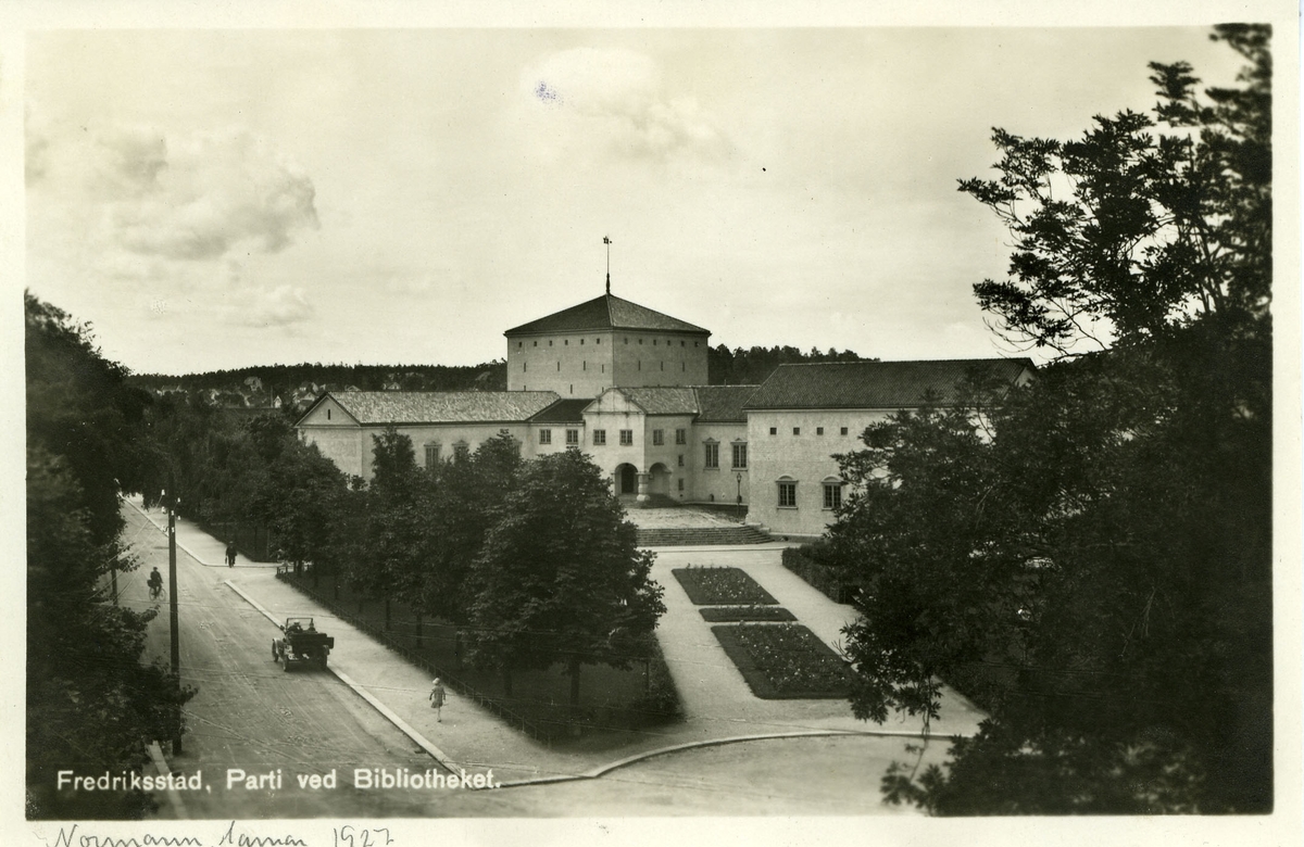 Fredrikstad Bibliotek
Automobil
J. N. Jacobsens gate 1