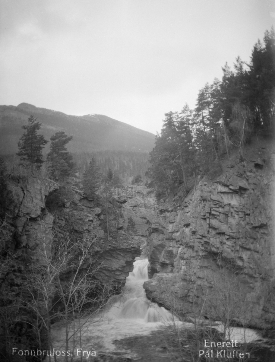 Postkort, Fonnbruberga med kvernhus og Fonnbrufoss, Frya.