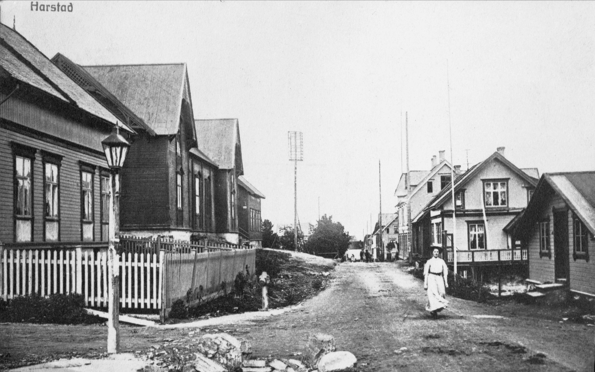 Hus langs Storgata i Harstad.