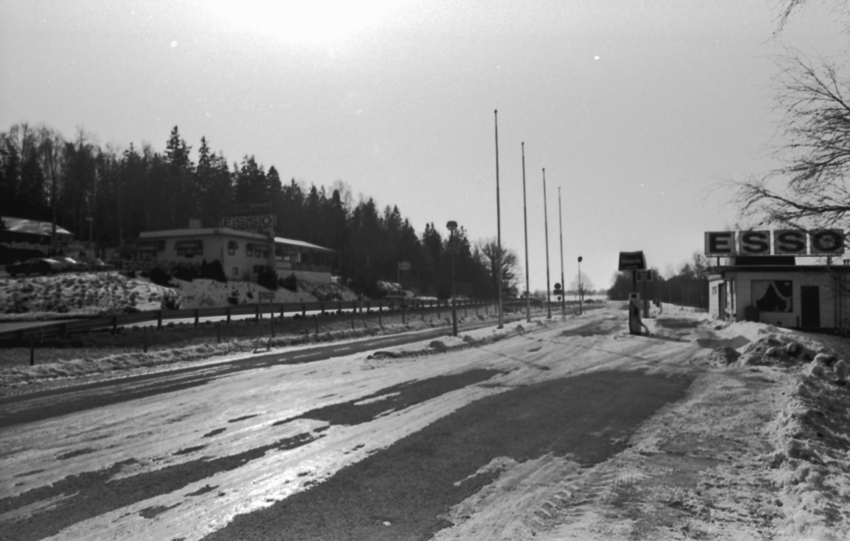 Fotodokumentation E4–livet utmed en riksväg. Motell Finnveden vid riksväg E4 utanför Tånnö söder om Värnamo.