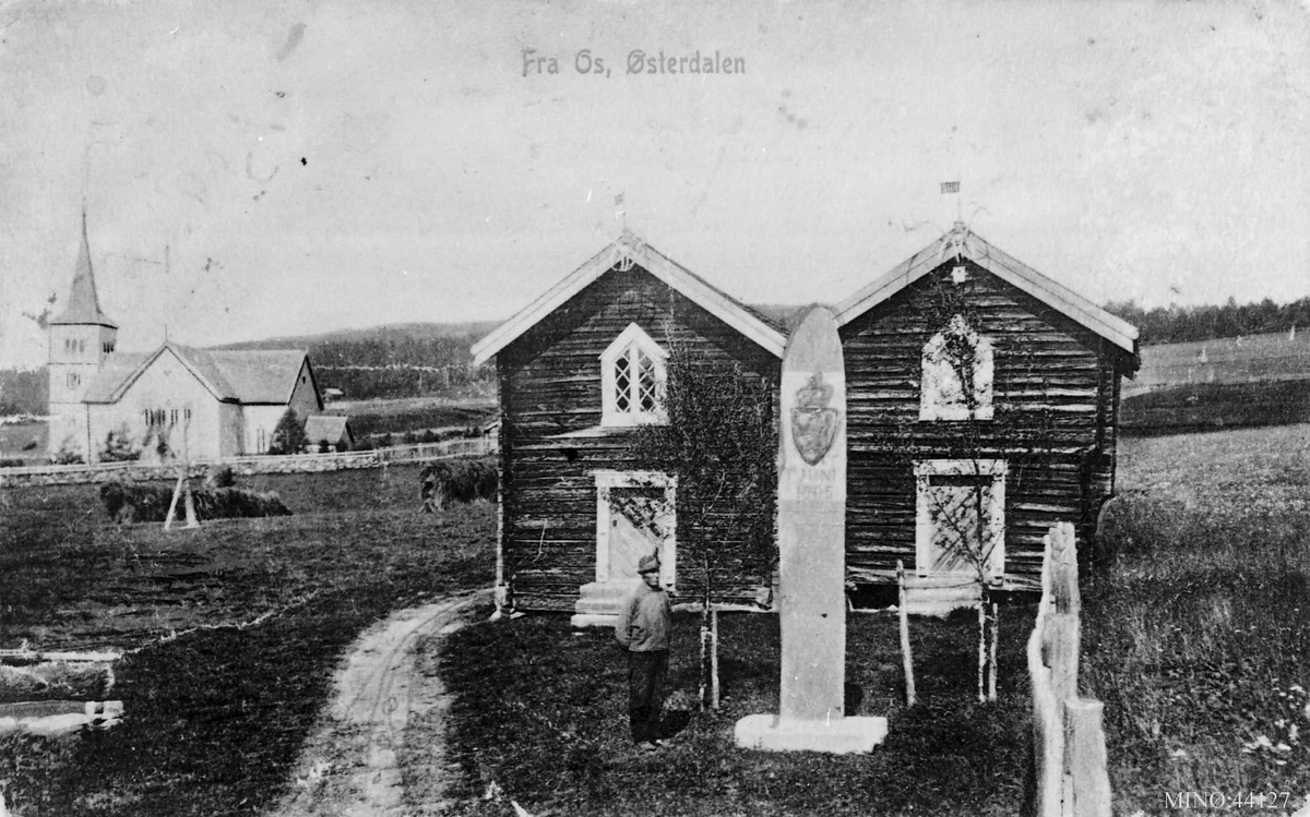 Postkort, stabbur, støtte, kirke. 